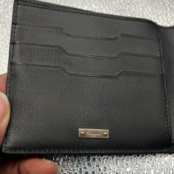 Salvatore Ferragamo Bifold Cardholder Wallet Solid Black Minimalist Classic - Picture 4 of 11